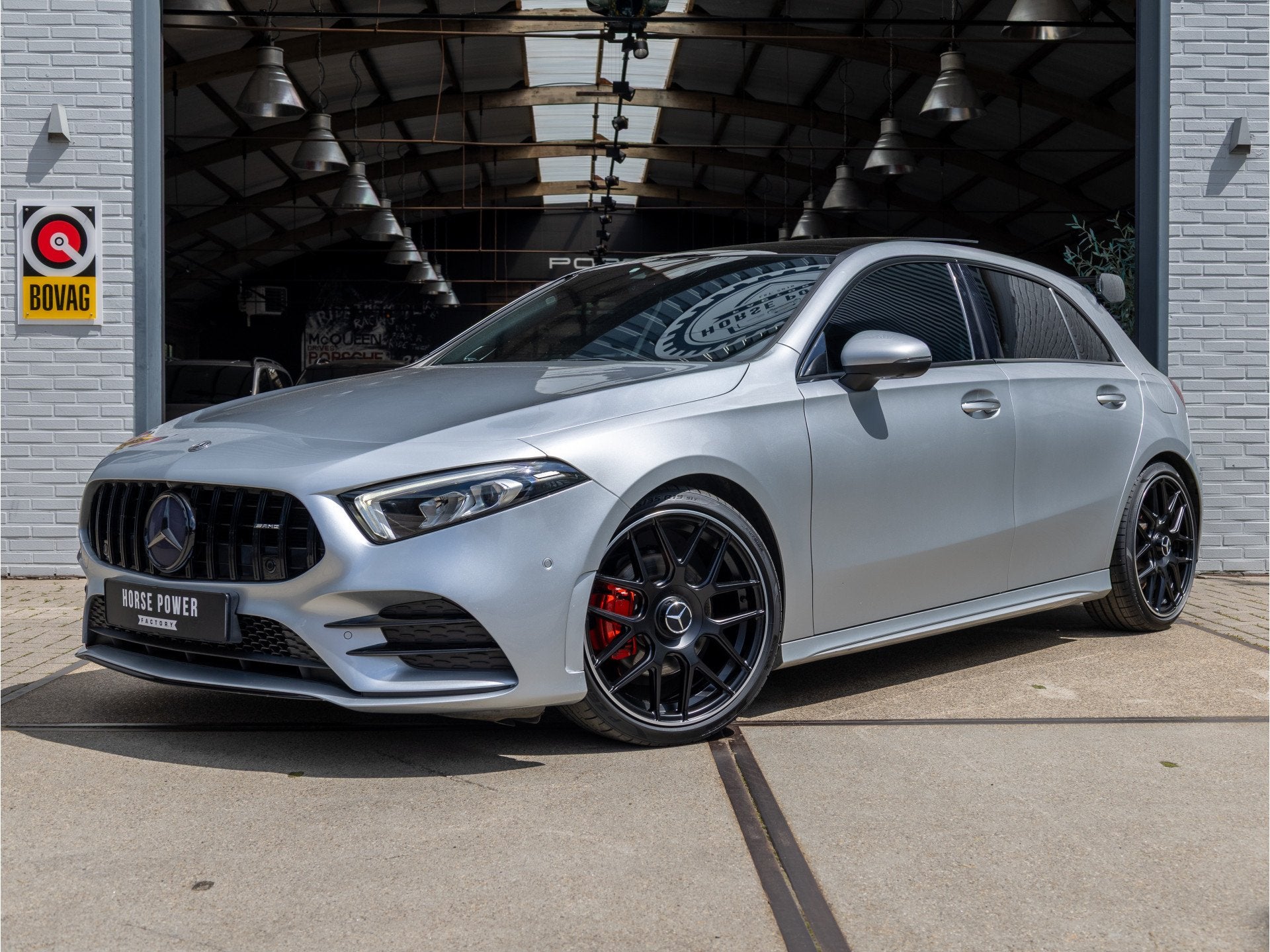 Mercedes-Benz A-Klasse 200 Launch Edition Premium Plus AMG *, Auto's, Gebruikt, Euro 6, 4 cilinders, Leder