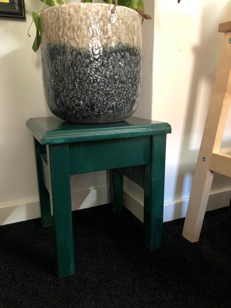 Mini krukje groen - Decoratief en praktisch bijzettafeltje, Ophalen of Verzenden, Gebruikt, Hout