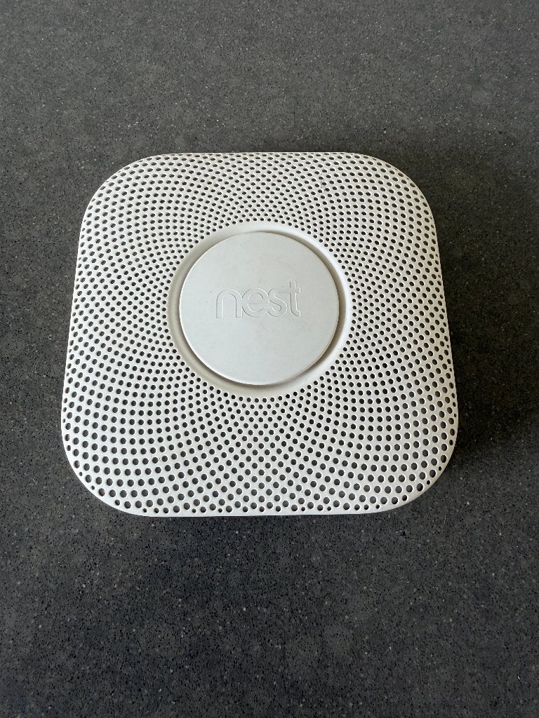 Google Nest rookmelder / koolmonoxide melder, Gebruikt, Detector, Sensor of Melder, Ophalen of Verzenden, Rook
