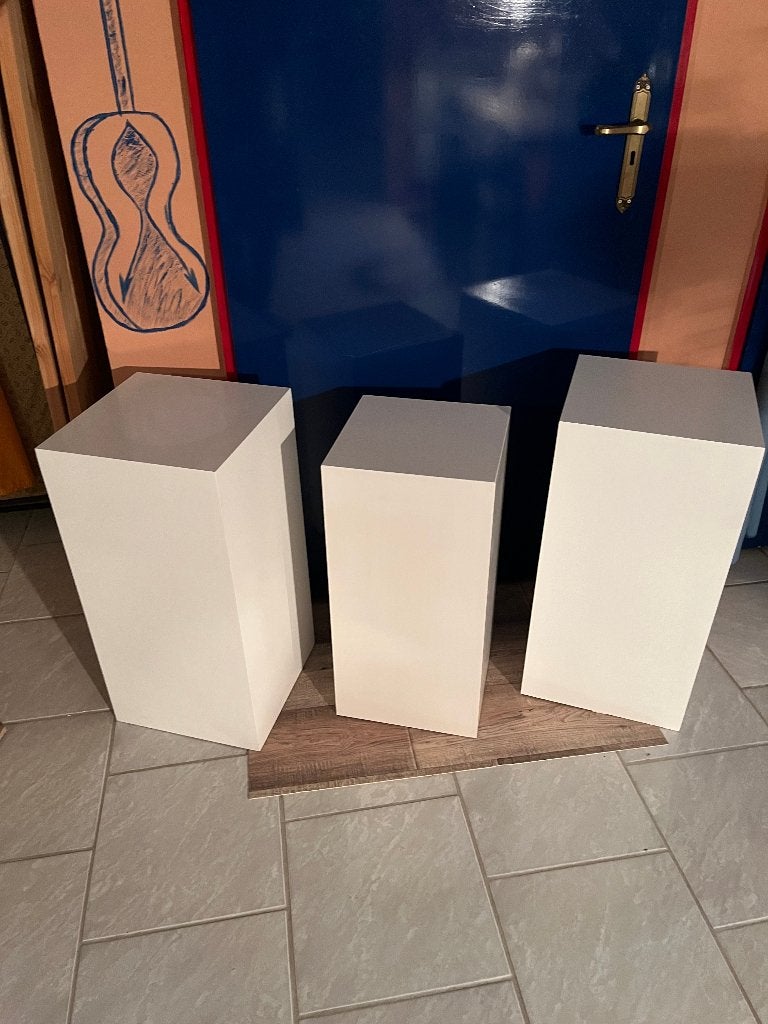 3 witte zuilen om iets mooi op te zetten, Huis en Inrichting, Woonaccessoires | Zuilen en Pilaren, Ophalen, Zo goed als nieuw