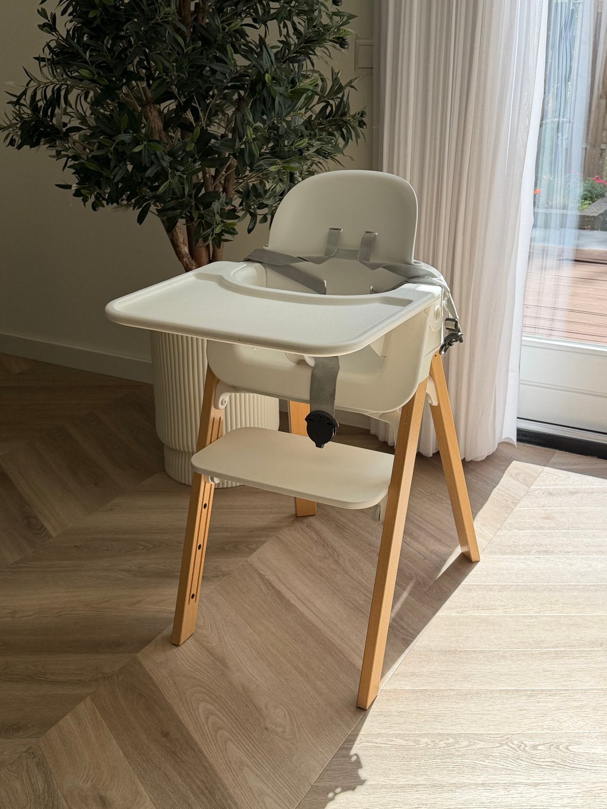 Kinderstoel Stokke Steps White/Natural, Ophalen, Zo goed als nieuw, Meegroeistoel, Afneembaar eetblad