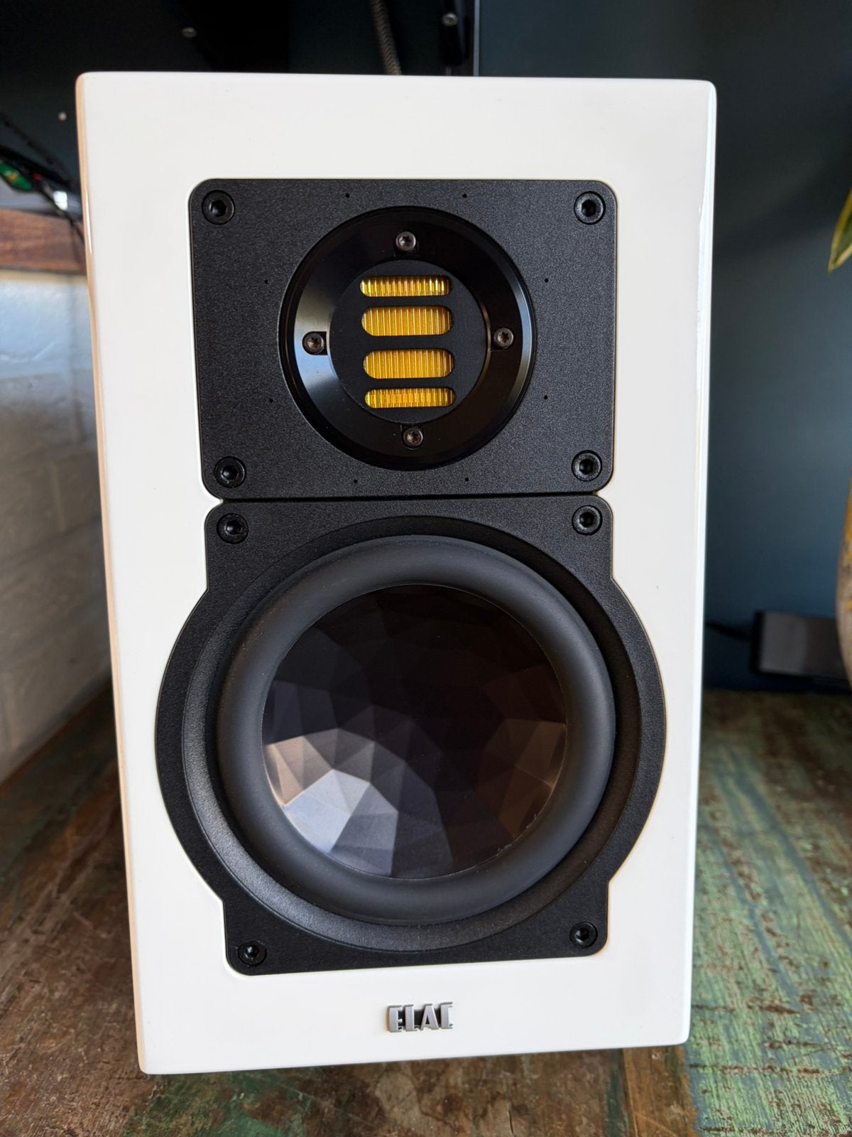 Elac BS 263, Overige merken, Ophalen of Verzenden, Zo goed als nieuw, 120 watt of meer
