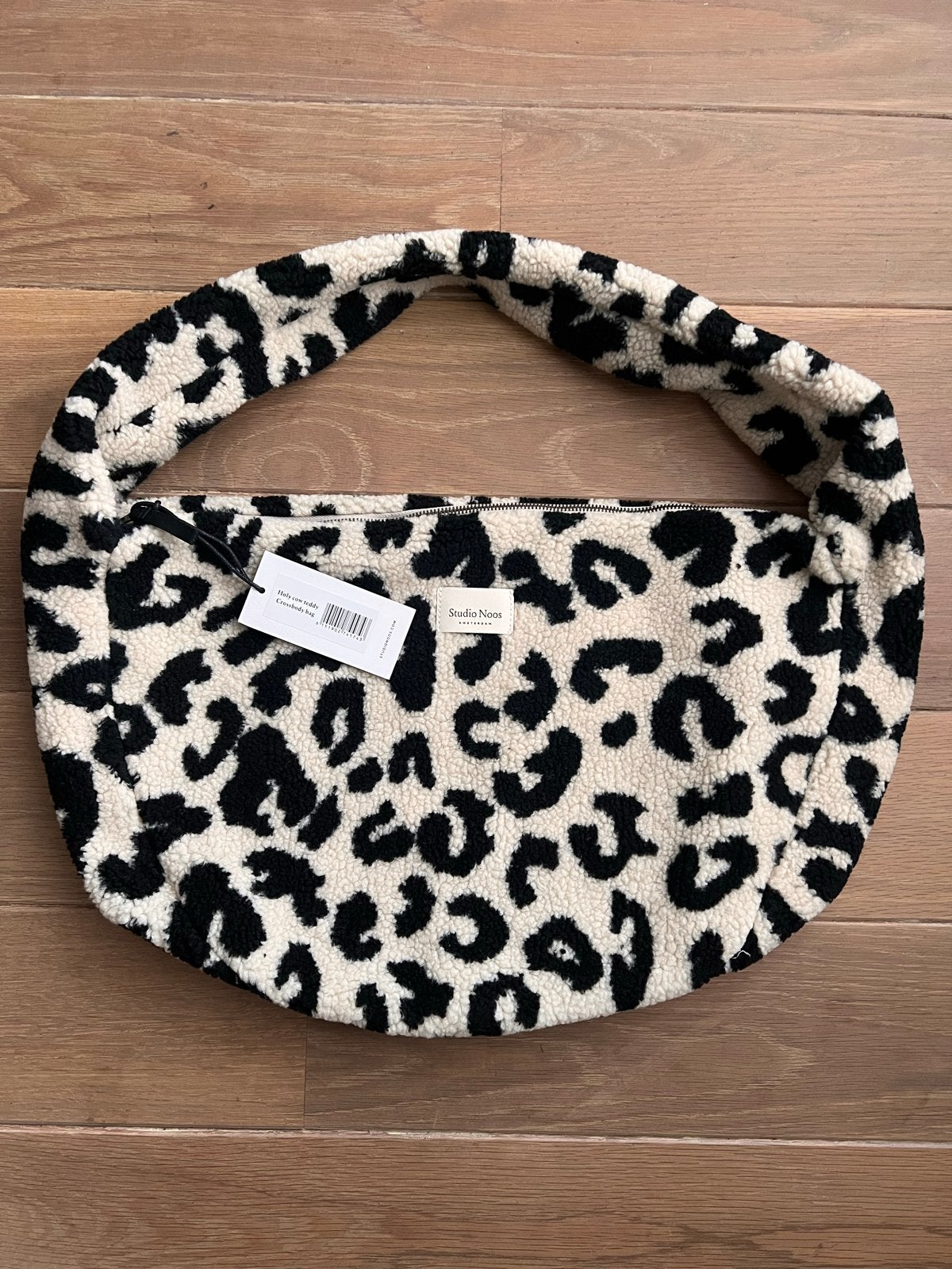 Studio Noos Holy Cow Teddy Crossbody Tas - Nieuw, Sieraden, Tassen en Uiterlijk, Ophalen of Verzenden, Nieuw, Beige, Schoudertasje