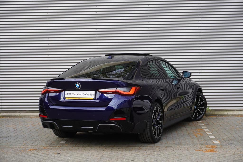 BMW i4 eDrive35 M Sportpakket | Comfort Pack | Stuurwielrand, Zwart, Met garantie (alle), Blauw, 420 min