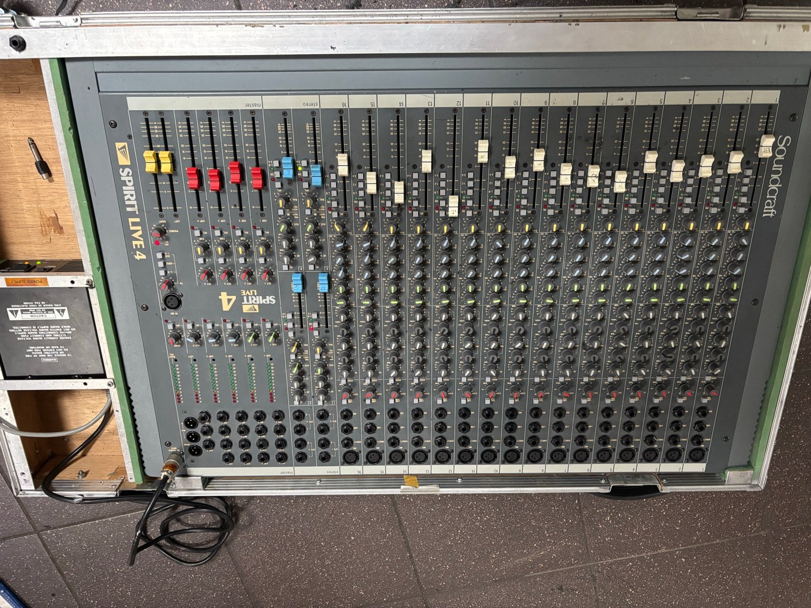 Soundcraft Spirit Live 4 Mengpaneel 16 Kanalen, Muziek en Instrumenten, Mengpanelen, Ophalen of Verzenden, Gebruikt, 10 tot 20 kanalen