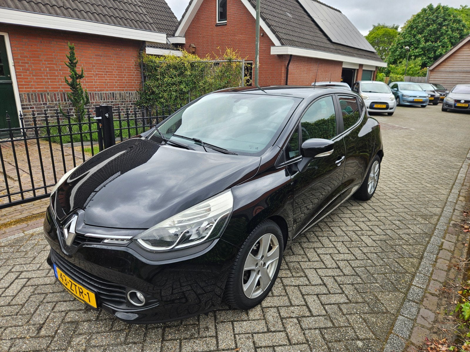 Goed onderhouden Renault Clio 0.9 TCe met nieuwe apk, Auto's, Voorwielaandrijving, 898 cc, 40 €/maand, 540 kg