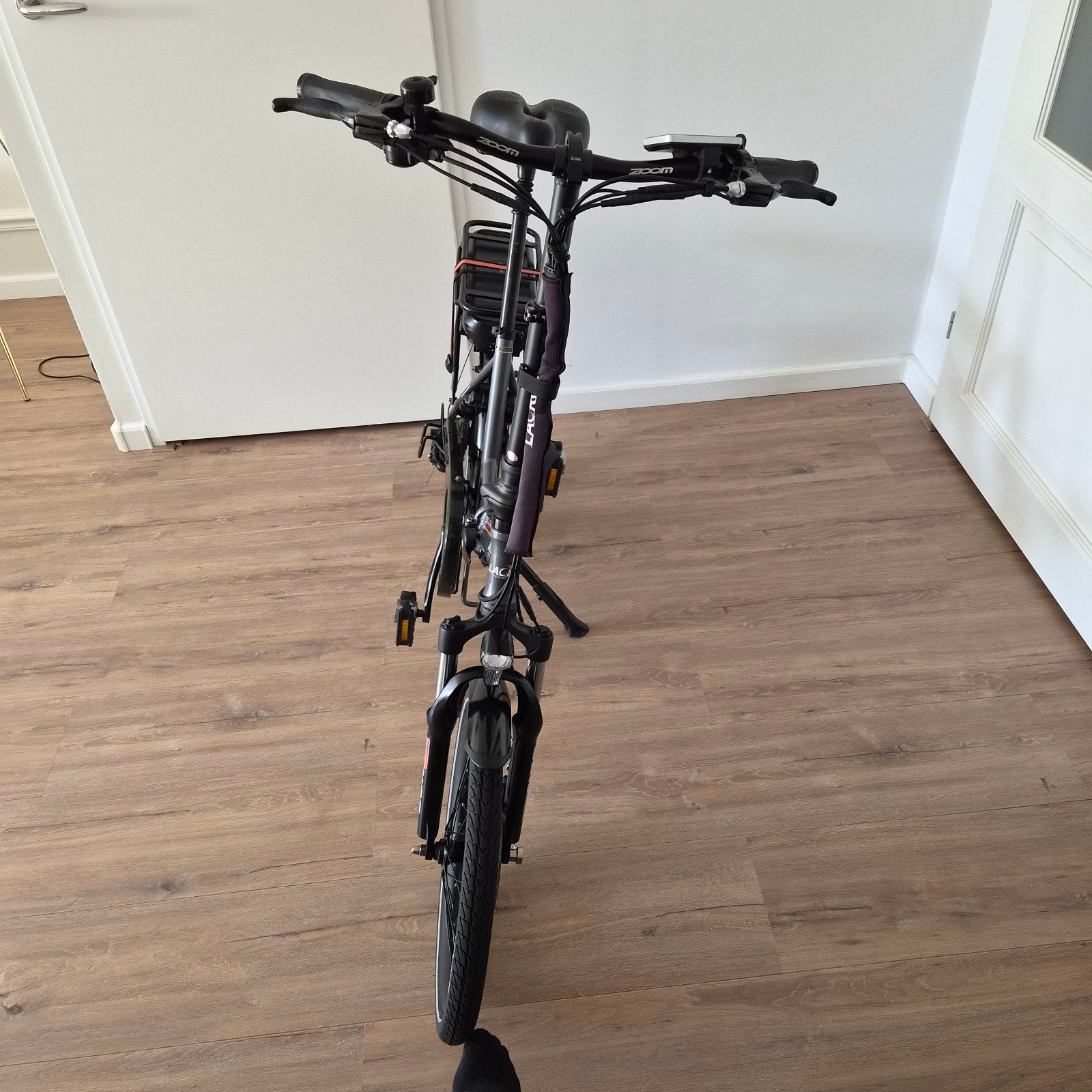 Foto 8 van 2x Z.G.A.N Lacros S200 elektrische vouwfietsen 15AH (20inch)