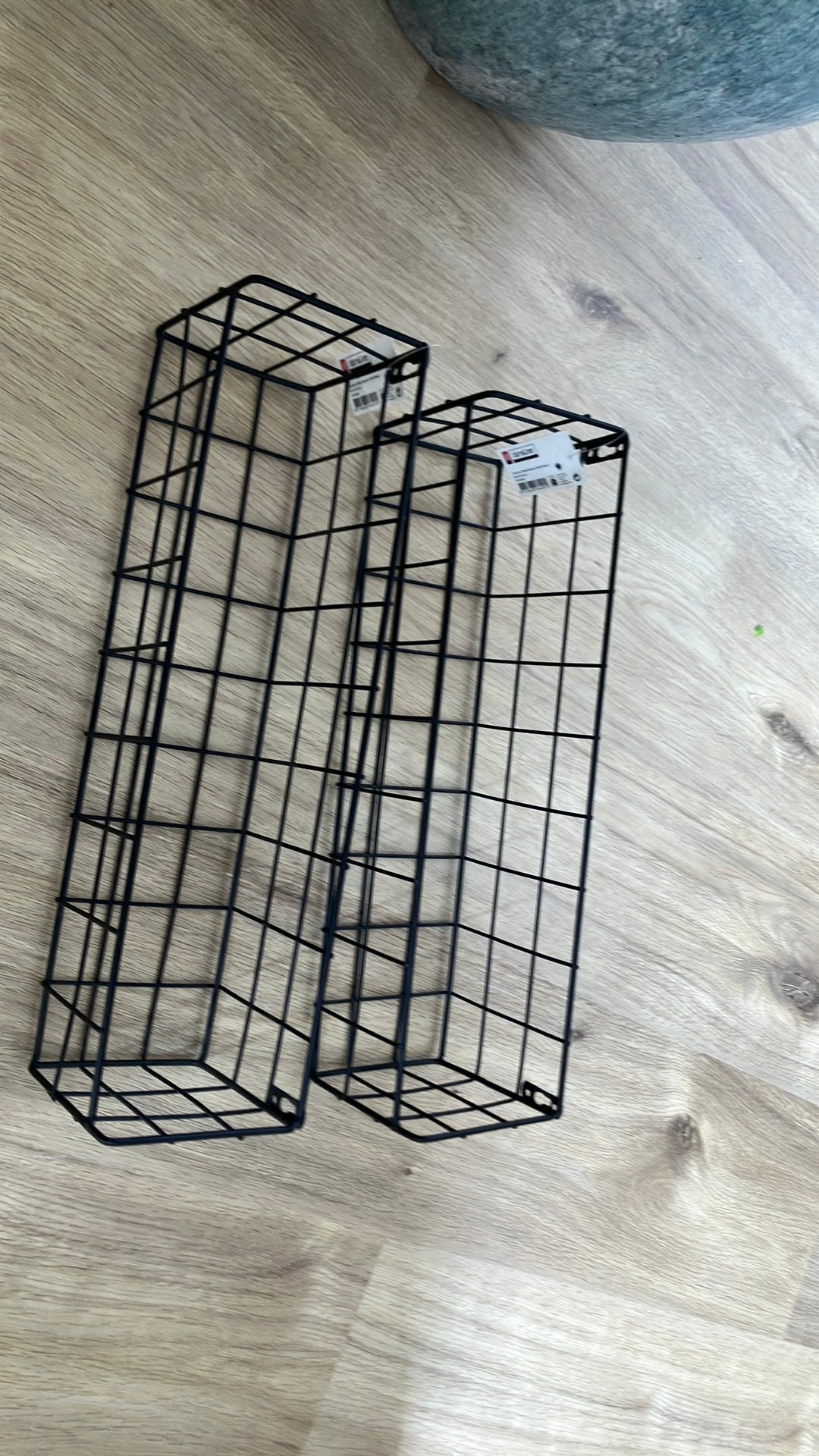 Twee metalen boekenrekjes, Huis en Inrichting, Woonaccessoires | Krantenbakken en Lectuurbakken, Ophalen, Nieuw