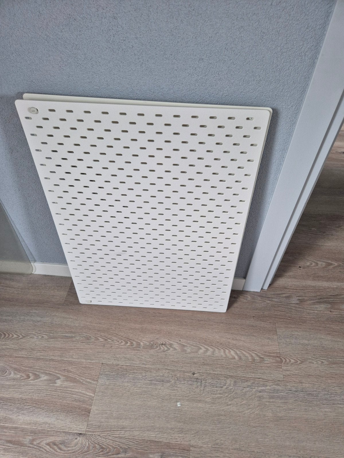 2 stuks IKEA Skadis memobord met opbergers en bakjes, Ophalen, Gebruikt, Kunststof, Modern