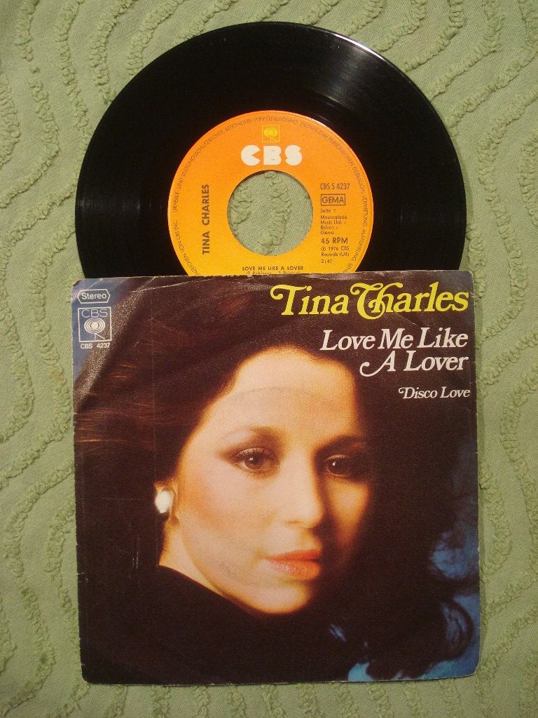 Tina Charles 7" Vinyl Single: ‘Love me like a lover’ (D), Ophalen of Verzenden, Zo goed als nieuw, 7 inch, Pop