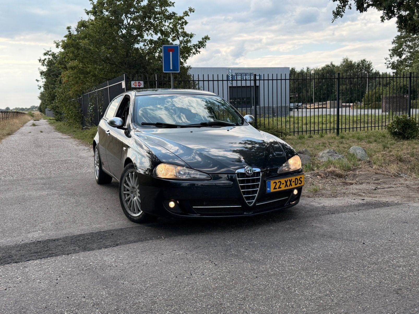 Alfa Romeo 147 2.0 T.SPARK NWE DISTRIBUTIE NWE APK, Voorwielaandrijving, 400 kg, Zwart, Bruin