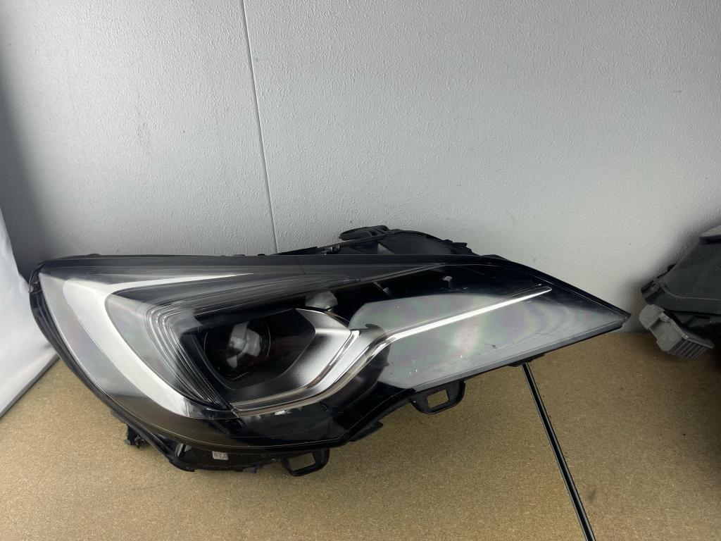 Opel Astra K Full LED LUX koplamp rechts 39055746, Niet ingevuld, Gebruikt, Ophalen of Verzenden, Niet ingevuld