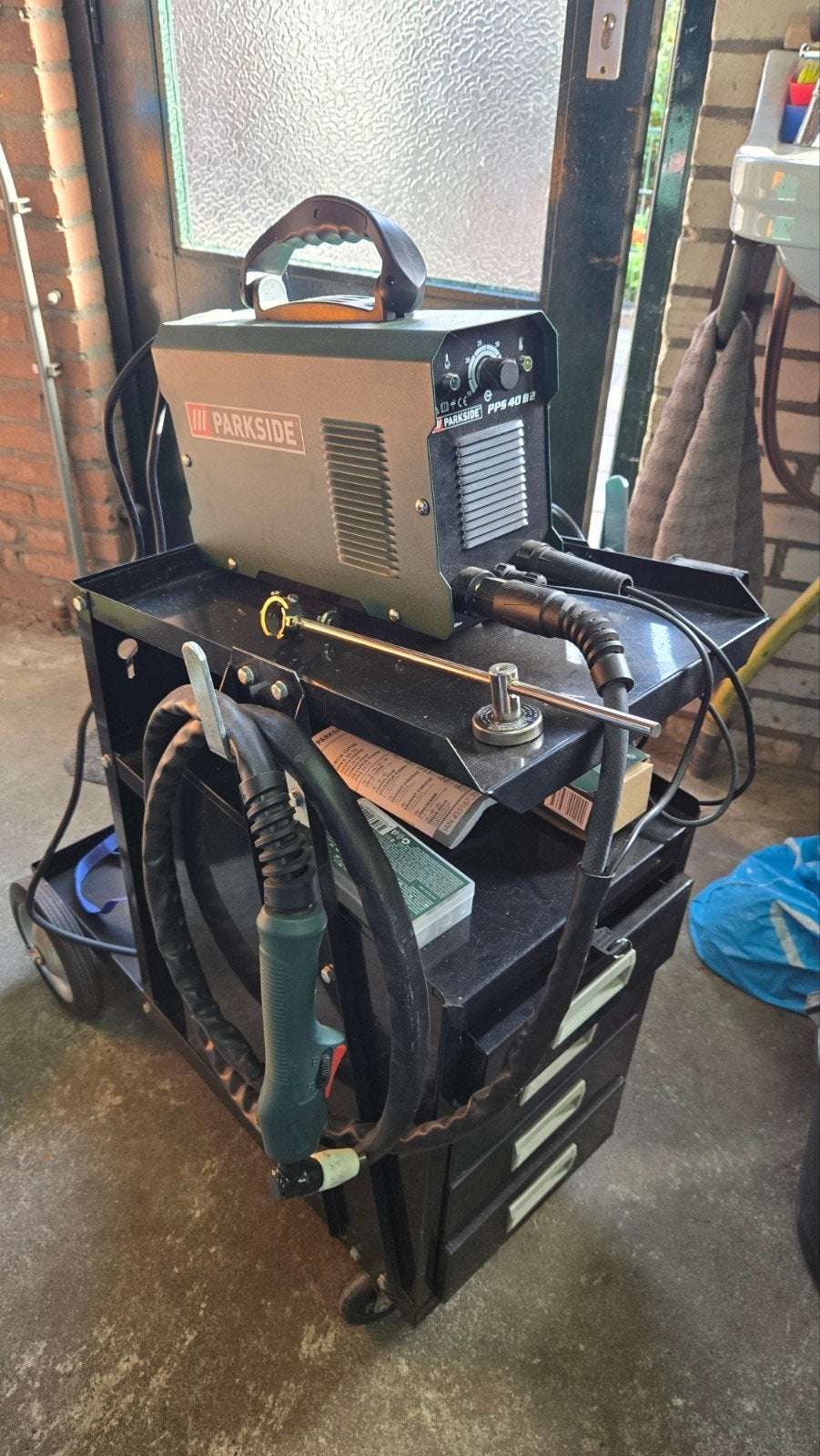 Parkside Plasma Snijder PPS 40 B2 op Laswagen + accessoires, Ophalen, Zo goed als nieuw, Minder dan 150 ampère, Overige typen