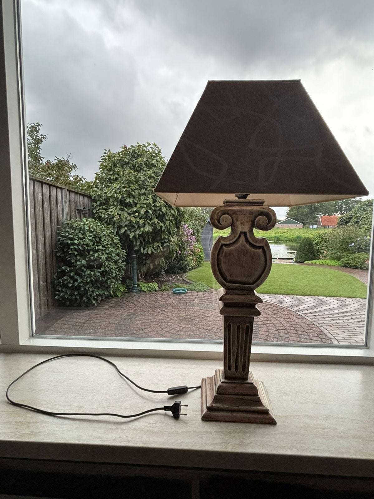 Lamp op houten standaard., Huis en Inrichting, Ophalen, Zo goed als nieuw