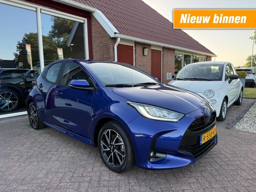 Toyota YARIS 1.5 HYBRIDE DYNAMIC Orig. NL/Camera/Climate Con, 450 kg, Gebruikt, Met garantie (alle), Blauw