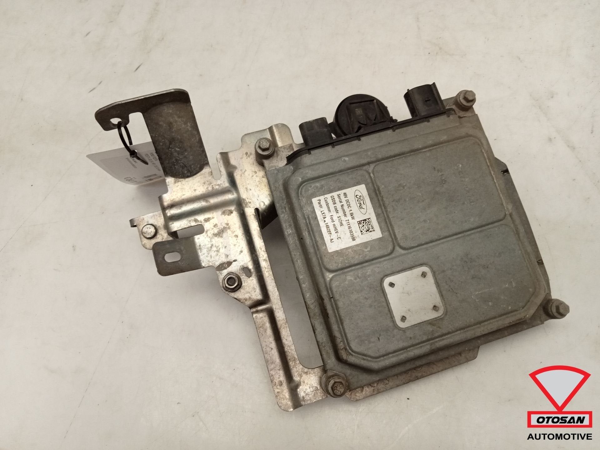 Ford Fiesta MK8 ECU Spanningsregelaar LX7A-14B227-AJ