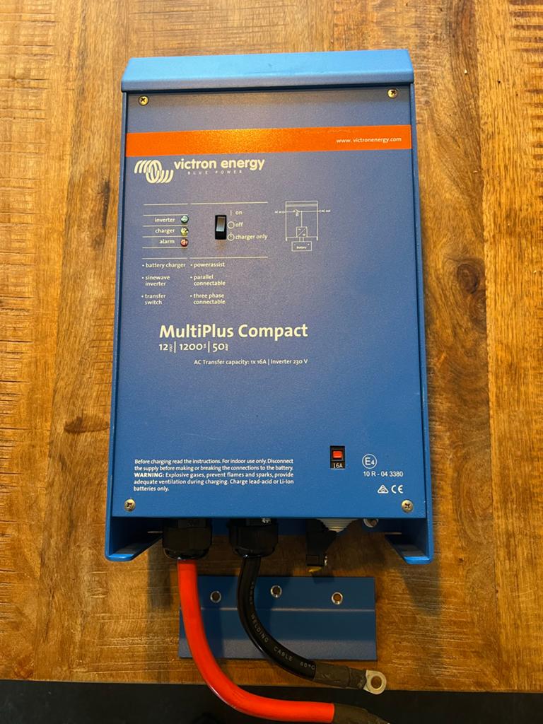 Victron MultiPlus Compact 12V 1200VA 50A  Omvormer/Lader, Caravans en Kamperen, Camper-accessoires, Ophalen of Verzenden, Gebruikt