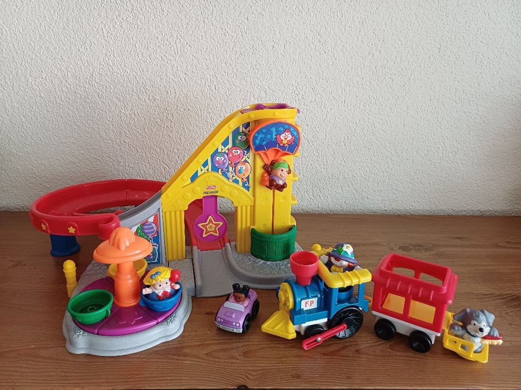 Fisher Price Little People pretpark met trein  , Kinderen en Baby's, Ophalen of Verzenden, Zo goed als nieuw, Speelset, Met geluid