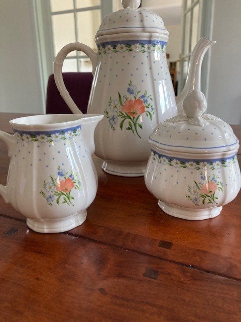 Villeroy en Boch Romantica melkkan suikerpot en koffiekan, Huis en Inrichting, Verzenden, Zo goed als nieuw, Overige stijlen, Porselein