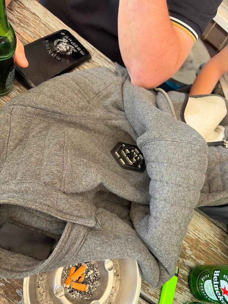 Grijze mooie philip plein  hoodie met rits en logo, Kleding | Heren, Jassen | Zomer, Ophalen of Verzenden, Zo goed als nieuw, Grijs