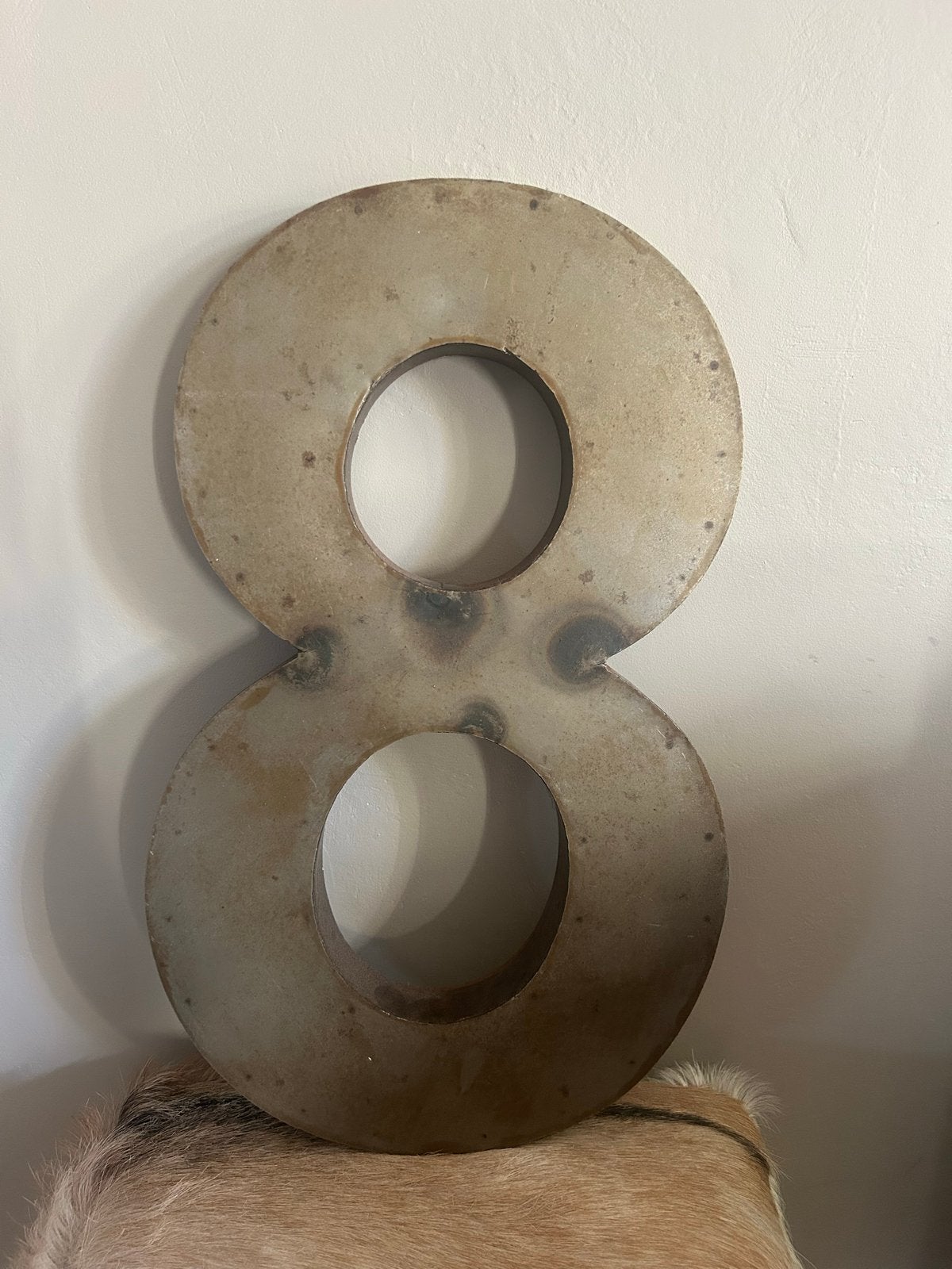 Grote metalen cijfer 8 - Industrieel decoratie, Gebruikt, Ophalen of Verzenden, Metaal, Grijs