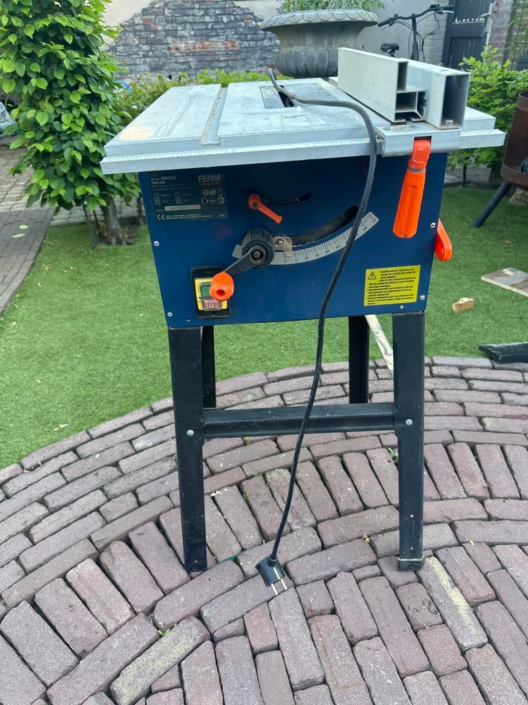 Zaagtafel Ferm met verstelbare zaagbladhoogte, Ophalen, Gebruikt, Cirkelzaag, 30 tot 70 mm