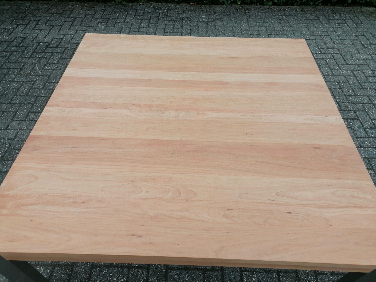 Kersenhouten eettafel 140x140 cm, 'Bridge' Eyerkamp, Ophalen, Vierkant, Zo goed als nieuw, Vier personen