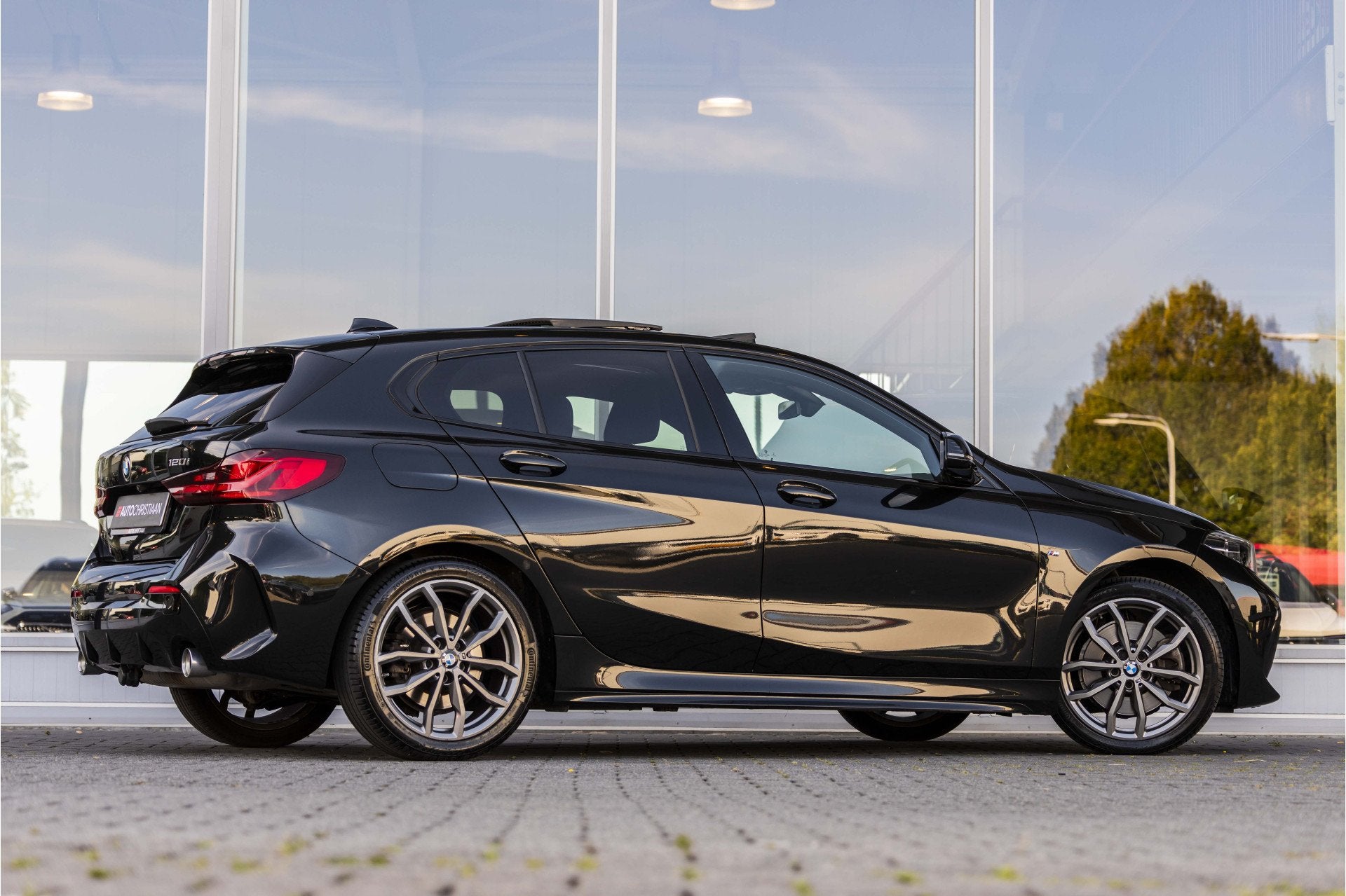 BMW 1-serie 120i M-Sport | Pano | Camera (bj 2023), Auto's, 730 kg, Gebruikt, 4 cilinders, 179 pk