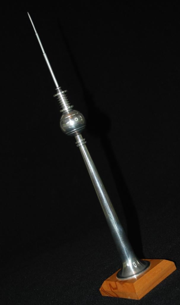 Vintage Zendtoren DDR Berlijn 38 cm Gepolijst Aluminium, Ophalen of Verzenden