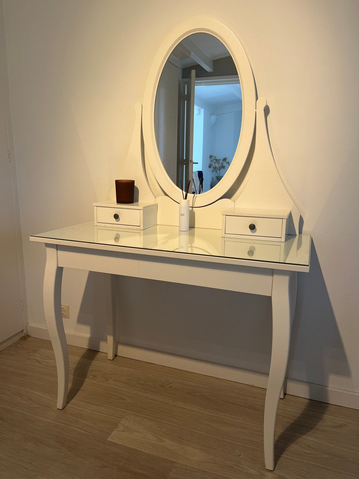 Witte kaptafel met spiegel en glazen blad, Ophalen, Gebruikt, Hout, 100 tot 150 cm