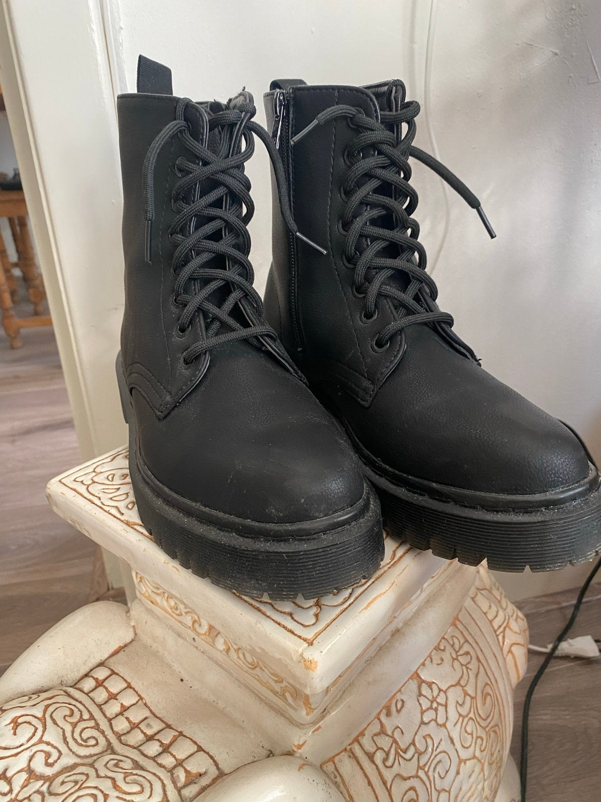 Zwarte veterlaarzen - Maat 38, Ophalen of Verzenden, Gedragen, Zwart, Lage of Enkellaarzen