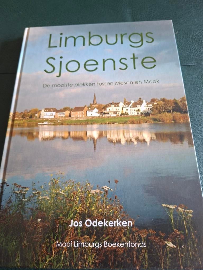 Limburgs Sjoenste: Mooiste plekken tussen Mesch en Mook, Ophalen of Verzenden, Zo goed als nieuw
