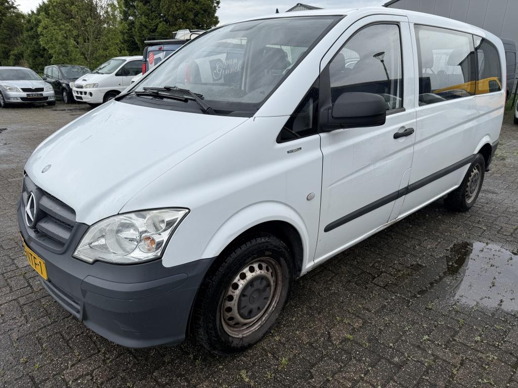 Mercedes-Benz Vito 110 CDI 320 Crew 9 persoons 2010 euro 5, Auto's, Bestelauto's, 13 km/l, Euro 5, Stof, Gebruikt