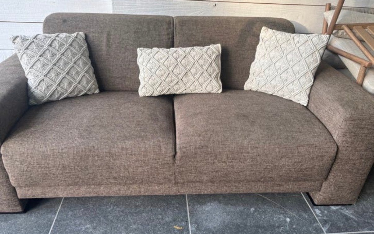 GRATIS Comfortabele 2-zitsbank in bruine stof GRATIS, Ophalen, Gebruikt, 150 tot 200 cm, Tweepersoons