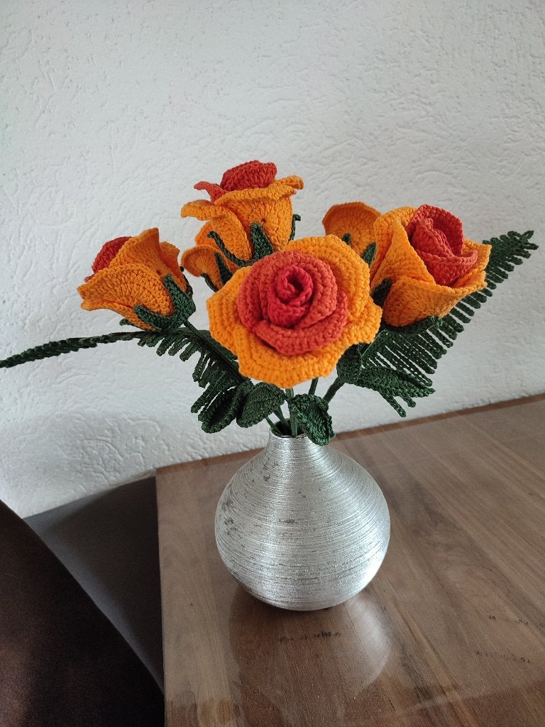 Boeket van 6 gehaakte rozen en 2 varenbladeren, Hobby en Vrije tijd, Breien en Haken, Ophalen of Verzenden, Nieuw, Haken, Overige typen