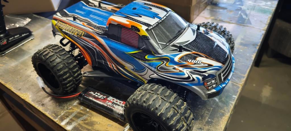 Himoto 4x4 rtr truck met 2 batterijen en snellader, Ophalen of Verzenden, Zo goed als nieuw, Auto offroad
