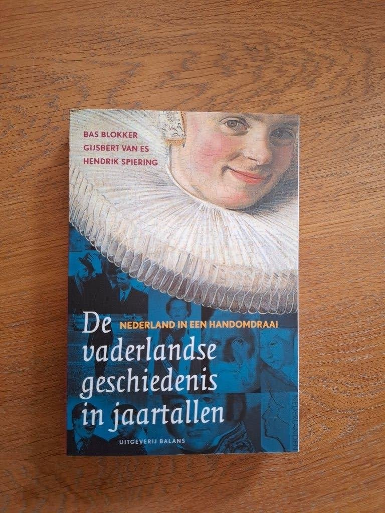 De Vaderlandse Geschiedenis in Jaartallen., Ophalen of Verzenden, Zo goed als nieuw