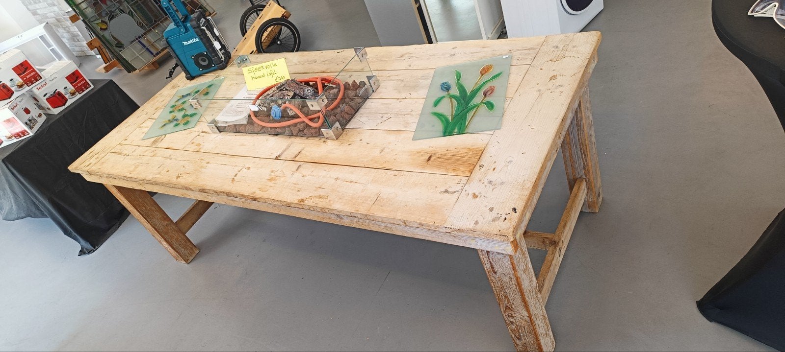 Sfeervolle haard tafel., Ophalen, Zo goed als nieuw