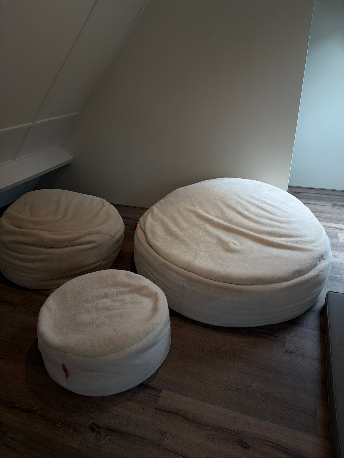 Set van 3 Loungepug zitzakken - Softy XXL, L en poef, Ophalen, Gebruikt
