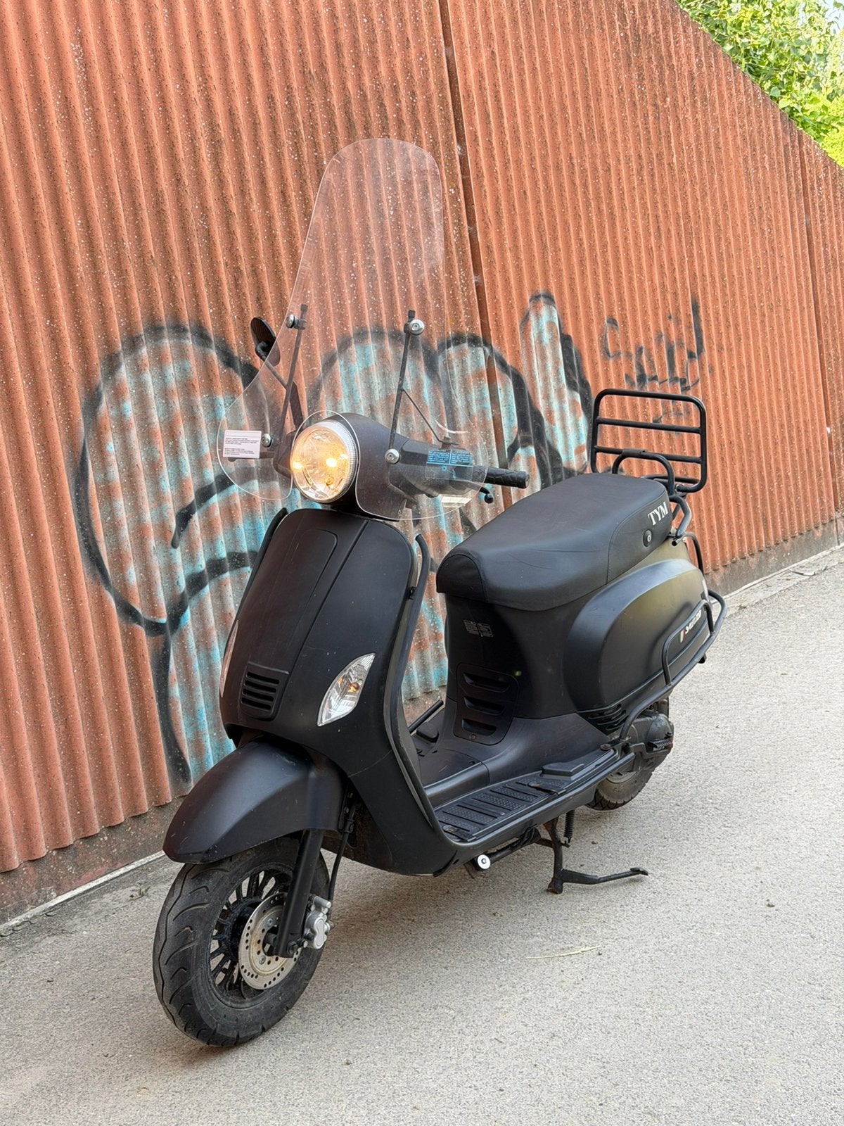 AGM VX50 scooter 45km/h 6600km met Windscherm Valbeugels, Fietsen en Brommers, Scooters | SYM, Gebruikt, Overige modellen, Maximaal 45 km/u