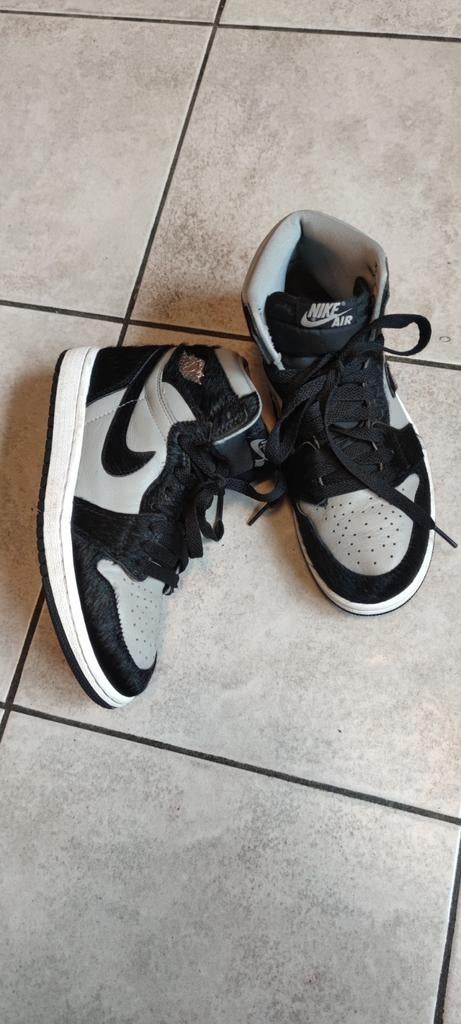 NIKE AIR JORDAN 1 retro HI OG maat 37 5, Kleding | Dames, Schoenen, Ophalen of Verzenden, Zo goed als nieuw, Sneakers of Gympen