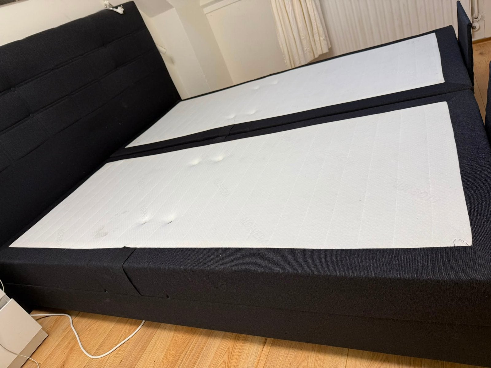Tweepersoons boxspring bed met hoofdbord en matrassen, Ophalen, Gebruikt, Zwart, Tweepersoons