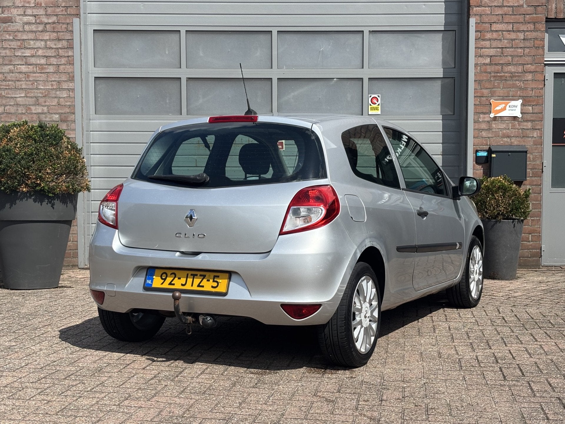 Renault Clio 1.2 Special Line Navigatie, Parrot Carkit, Gebruikt, Zwart, 4 cilinders, 1055 kg