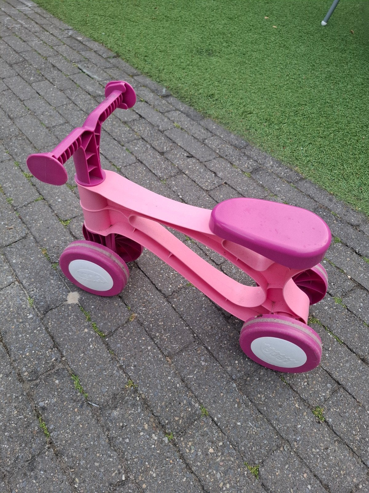 Roze loopfietsje voor peuters, Kinderen en Baby's, Speelgoed | Buiten | Voertuigen en Loopfietsen, Ophalen, Gebruikt, Loopfiets
