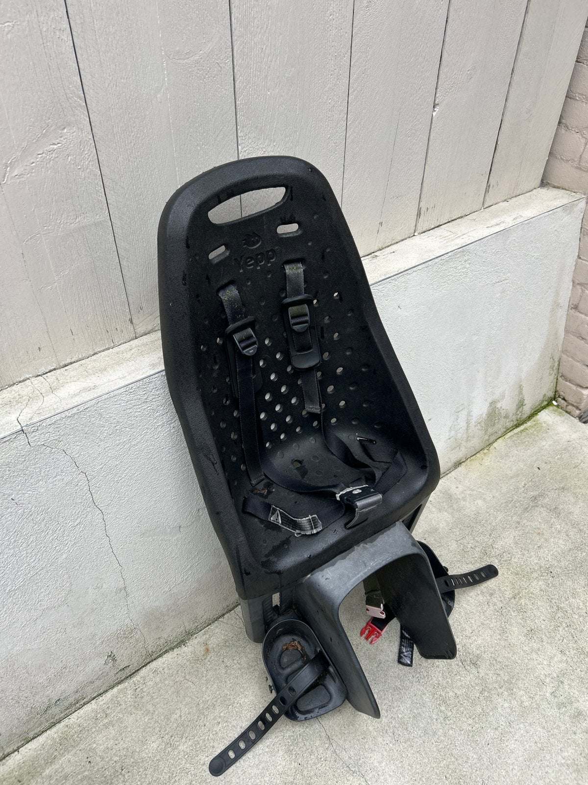 Yepp Achterzitje Zwart - Max 22 kg, Fietsen en Brommers, Fietsaccessoires | Fietsstoeltjes, Ophalen, Achterzitje, 0 t/m 18 kg
