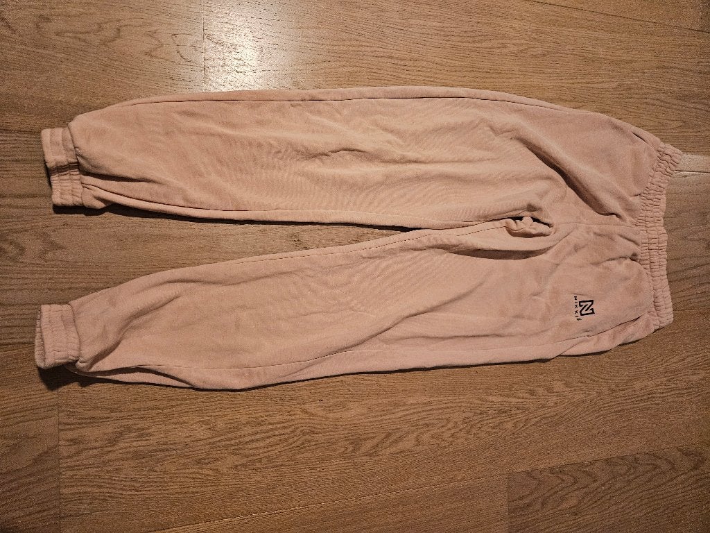 Zacht oudroze Joggingbroek Nikkie Maat 34 dames, Kleding | Dames, Ophalen, Zo goed als nieuw, Nikkie, Roze