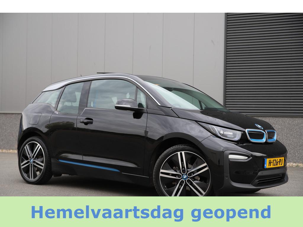 BMW i3 Executive 120Ah 42 kWh/Adaptive/Sunroof/Carplay/W-pom, Auto's, BMW, Automaat, Gebruikt, Zwart, 4 stoelen