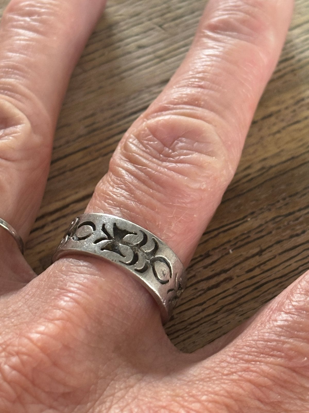 Brede Geoxideerde 925 Zilveren Bandring met Tribal Patroon, Gebruikt, Ophalen of Verzenden, 17 tot 18, Dame of Heer