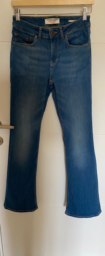 Kuyichi Amy Bootcut, maat 28, lengte 30, z.g.a.n., Ophalen of Verzenden, Zo goed als nieuw, Blauw, W28 - W29 (confectie 36)