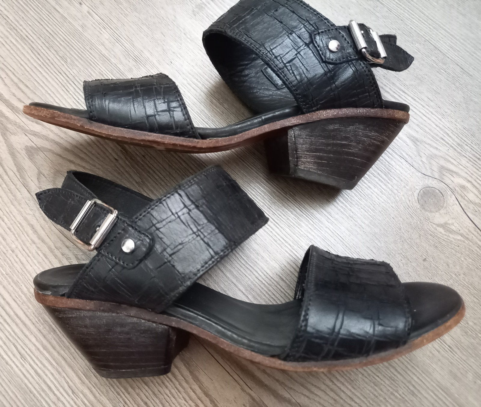 MOMA zwarte sandalen met hak 38 ZGAN, Kleding | Dames, Schoenen, Verzenden, Zo goed als nieuw, Zwart, Sandalen of Muiltjes